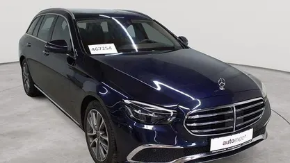Gebraucht Mercedes E400 Avantgarde 330 PS (242 kW) 2022 Nautikblau metallic Kombi