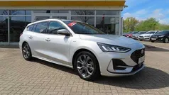 Polarsilber Gebraucht 2023 Ford Focus ST-Line Kombi | 23.790 € (Fairer Preis)