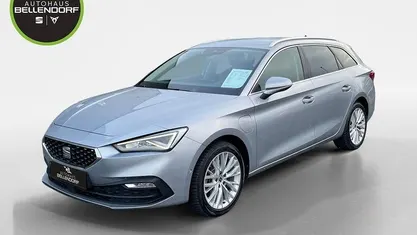 "urban" silber Gebraucht 2022 Seat Leon XCELLENCE Kombi | 24.940 € (Fairer Preis)