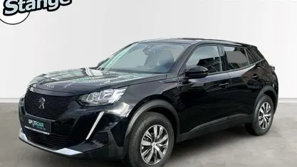 Gebraucht Peugeot e-2008 Active 100 kW (136 PS) 2021 Noir perla nera (metallic) SUV