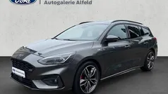 Grau Gebraucht 2021 Ford Focus ST-Line Kombi | 21.900 € (Fairer Preis)