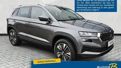 Graphitegrau metallic Neu 2025 Skoda Karoq Selection SUV | 37.490 € (Guter Preis)