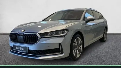 Gebraucht Skoda Superb Selection 150 PS (110 kW) 2024 Aluminiumsilber metallic Kombi
