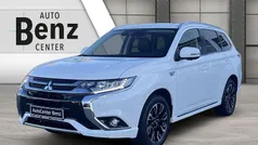 Weiß Gebraucht 2018 Mitsubishi Outlander P-HEV Top SUV | 20.990 € (Fairer Preis)