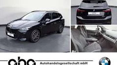 Saphirschwarz metallic Neu 2025 BMW 220 M Sport Van / Kleinbus | 43.830 € (Fairer Preis)