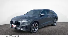 Grau Gebraucht 2020 Audi Q8 S-Line SUV | 54.730 €