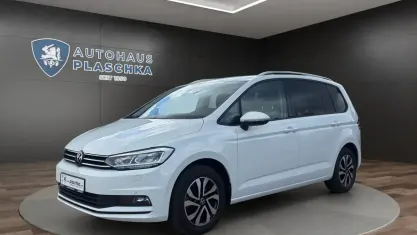 Gebraucht VW Touran Comfortline 150 PS (110 kW) 2023 Pure white (weiß) Van / Kleinbus