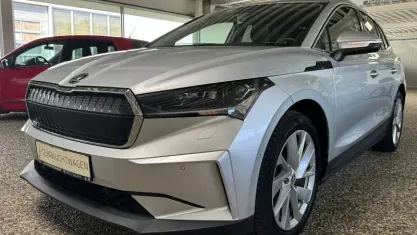 Gebraucht Skoda Enyaq iV Suite 150 kW (204 PS) 2022 : brillantsilber metallic SUV