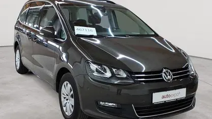 Gebraucht VW Sharan Comfortline 150 PS (110 kW) 2022 Black oak brown metallic Van / Kleinbus