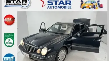 Używany Mercedes E240 Elegance 170 KM (125 kW) 2000 Czarny Sedan/Limuzyna