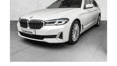 Weiß Gebraucht 2021 BMW 530 Luxury Line Kombi | 37.580 € (Fairer Preis)