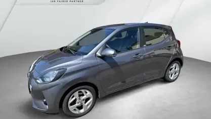 Gebraucht Hyundai i10 Trend 84 PS (61 kW) 2020 Grau Kleinwagen