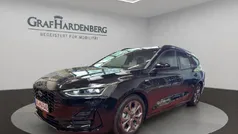 Obsidianschwarz metallic Gebraucht 2024 Ford Focus ST-Line X Kombi | 28.980 € (Fairer Preis)