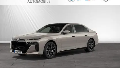 Gebraucht BMW 750e M Sport 489 PS (359 kW) 2024 Oxidgrau ii metallic Limousine