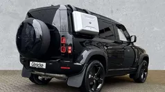 Gebraucht 2025 Land Rover Defender Black Edition SUV | 81.880 € (Fairer Preis)