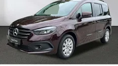 Rot Gebraucht 2023 Mercedes 180 Progressive Limousine | 27.850 € (Fairer Preis)