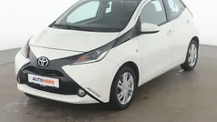 Weiß Gebraucht 2015 Toyota Aygo X-wave Kleinwagen | 7.820 € (Fairer Preis)
