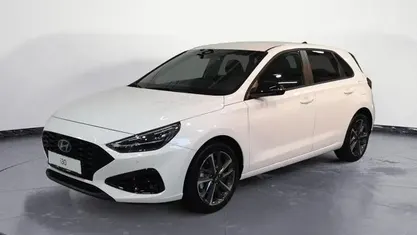 Weiß Neu 2025 Hyundai i30 Advantage Limousine | 27.999 € (Fairer Preis)