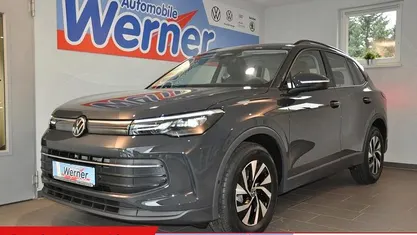 Grau Neu 2025 VW Tiguan Life SUV | 43.880 € (Superpreis)