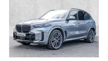 Gebraucht BMW X5 Sport Line 360 PS (264 kW) 2025 Skyscraper grau SUV