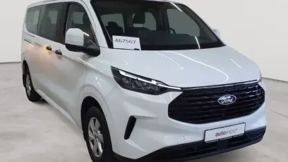 Gebraucht Ford Tourneo Trend 136 PS (100 kW) 2024 Frozen white Van / Kleinbus