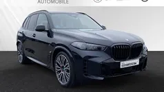Carbonschwarz metallic Gebraucht 2025 BMW X5 M Sport SUV | 91.888 € (Superpreis)
