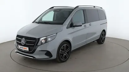Gebraucht Mercedes V220 163 PS (119 kW) 2024 Grau Van / Kleinbus