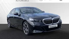 Saphirschwarz metallic Gebraucht 2025 BMW 520 M Sport Limousine | 49.988 € (Fairer Preis)