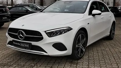 Unilack polarweiß Gebraucht 2025 Mercedes A250 Limousine | 31.490 € (Fairer Preis)