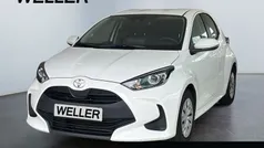 Weiss Gebraucht 2023 Toyota Yaris Comfort Kleinwagen | 13.680 € (Guter Preis)