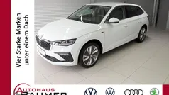 Weiß Gebraucht 2024 Skoda Scala Selection Kleinwagen | 22.700 € (Fairer Preis)