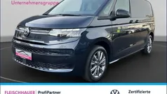 Blau Gebraucht 2022 VW T7 Van | 45.950 € (Fairer Preis)