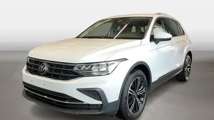 Gebraucht VW Tiguan Active 131 PS (96 kW) 2022 Pure white SUV