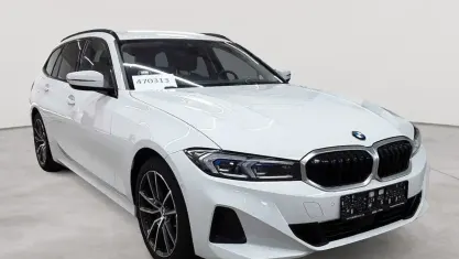 Gebraucht BMW 318 Sport Line 150 PS (110 kW) 2023 Alpinweiß Kombi