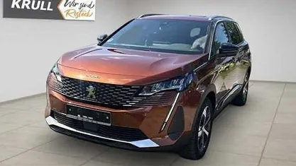 Second-hand Peugeot 5008 Allure 131 CP (96 kW) 2023 Maro Monovolum