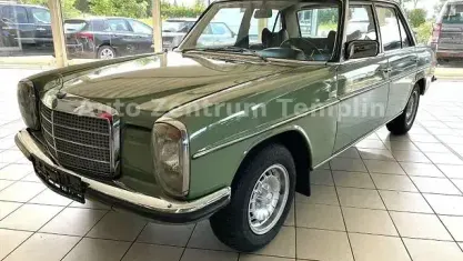 Używany Mercedes W115 95 KM (69 kW) 1974 Zielony Sedan/Limuzyna