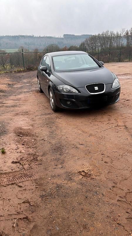 Schwarz Gebraucht 2010 Seat Leon Kleinwagen | 2.200 € (Guter Preis) - Bild 1/2