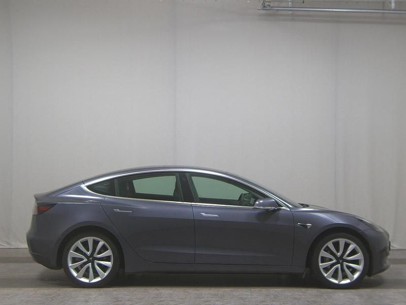 Grau Gebraucht 2020 Tesla Model 3 RWD Limousine | 21.980 € (Fairer Preis) - Bild 1/4