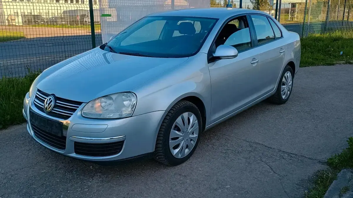 Gebraucht VW Jetta 102 PS (75 kW) 2006 Silber Limousine