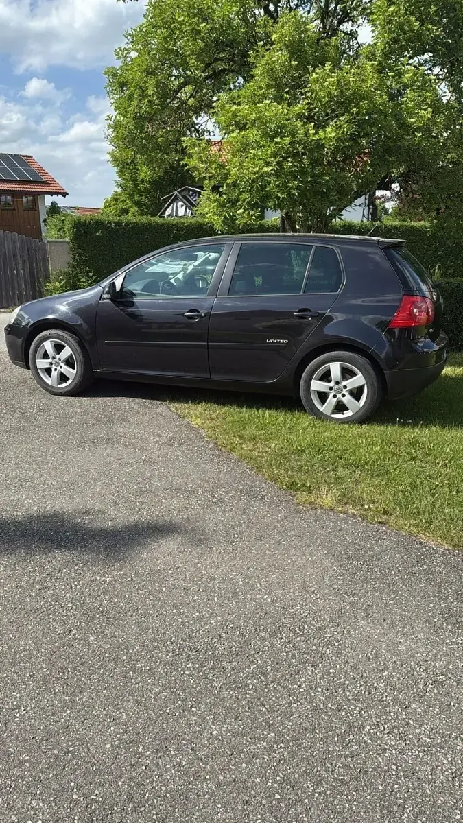 Gebraucht VW Golf V 75 PS (55 kW) 2008 Schwarz Kleinwagen
