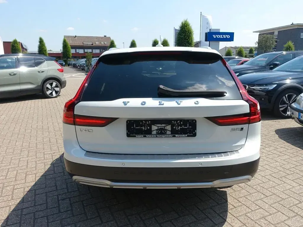 Gebraucht Volvo V90 CC Ultimate 250 PS (183 kW) 2023 Weiß Kombi