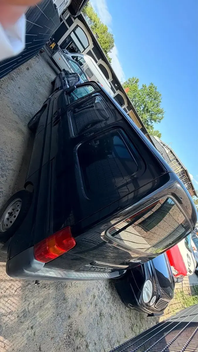 Gebraucht Suzuki Carry 78 PS (57 kW) 2000 Schwarz Pickup
