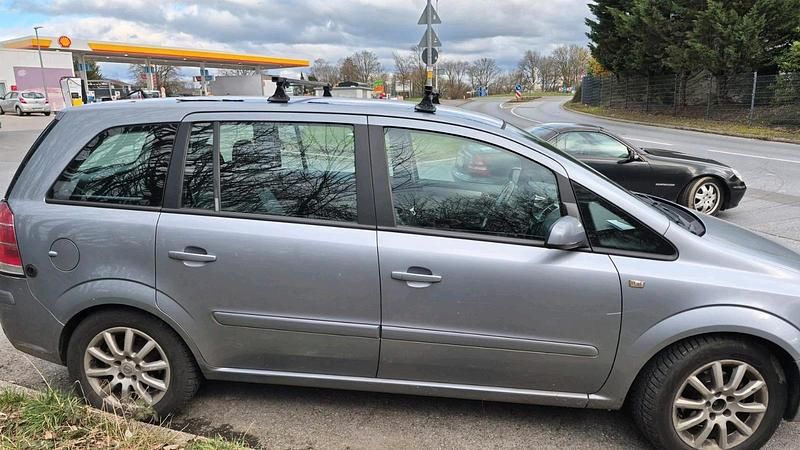 Gebraucht Opel Zafira 110 PS (80 kW) 2005 Van / Kleinbus