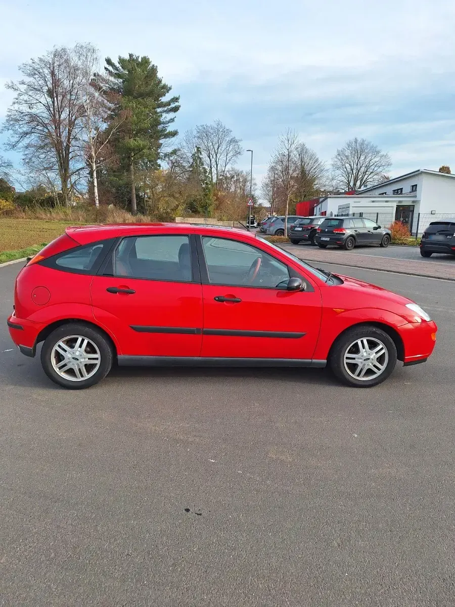 Gebraucht Ford Focus Ambiente 75 PS (55 kW) 1999 Rot Kombi