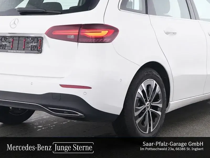 Gebraucht Mercedes B180 Progressive 136 PS (100 kW) 2025 Unilack polarweiß Kleinwagen