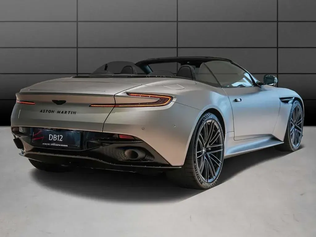 Gebraucht Aston Martin DB12 680 PS (500 kW) 2025 Silber Cabrio
