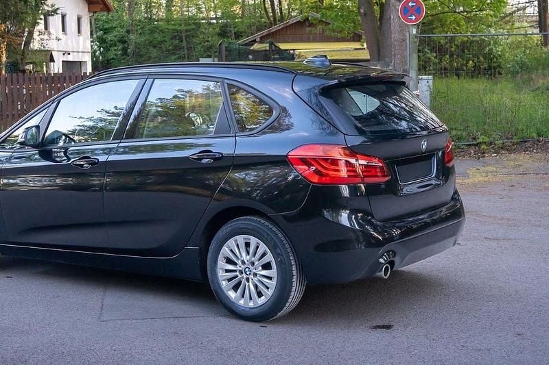 Gebraucht BMW 218 Active Tourer Advantage 136 PS (100 kW) 2020 Schwarz Van / Kleinbus