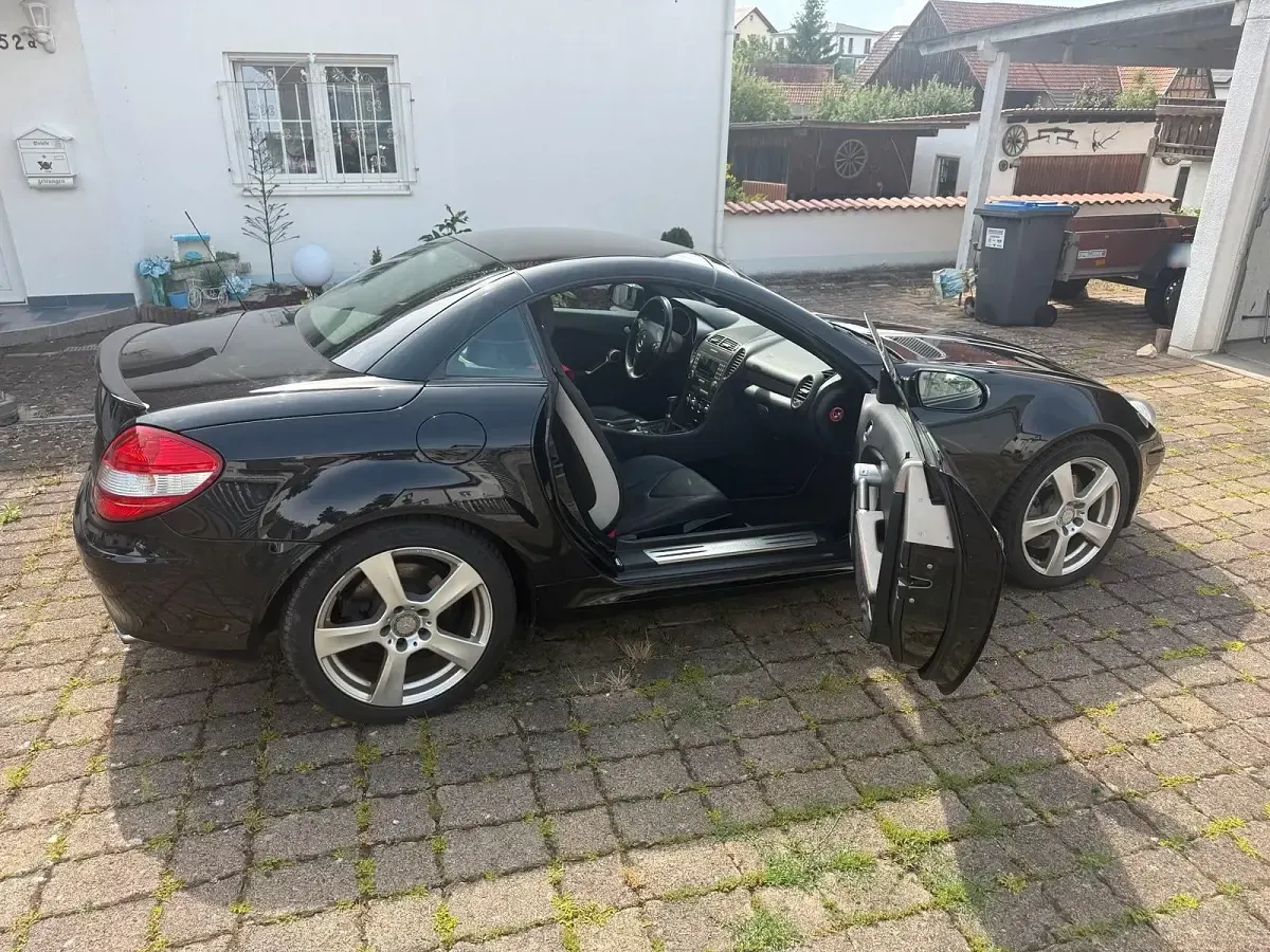 Gebraucht Mercedes SLK200 163 PS (119 kW) 2007 Schwarz Cabrio
