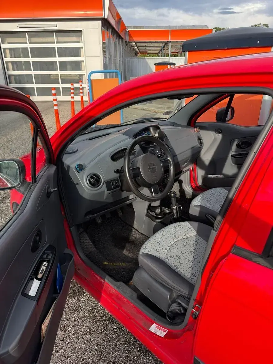 Gebraucht Chevrolet Matiz 52 PS (38 kW) 2009 Rot Kleinwagen