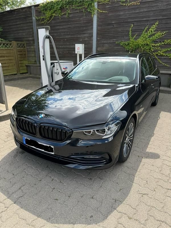 Gebraucht BMW 520 Sport Line 190 PS (139 kW) 2017 Schwarz Kombi